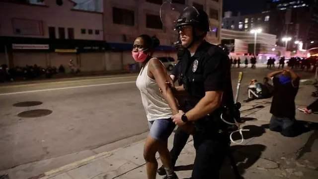 美国白人数量不断下降,30年后或换成他们被歧视:取代者不是黑人