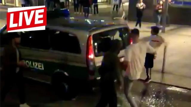 突发!斯图加特发生大规模骚乱,警察遭袭击,店铺遭打砸抢