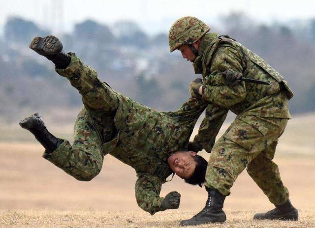 特种兵如此厉害,万一退役后走上黑道怎么办?于我国不用担心