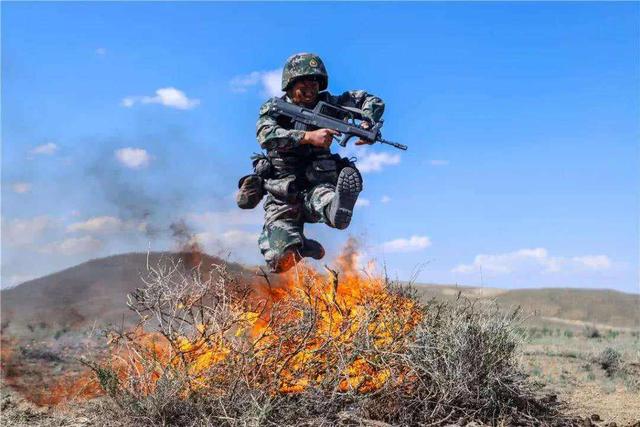 印在边境部署多少兵力?重兵武器齐上?只要愿意,照样拿印军当靶子