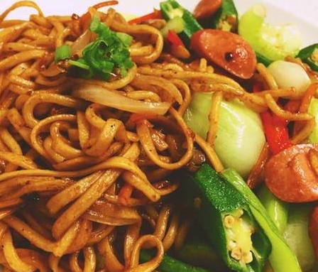 炒面好吃的诀窍:炒面之前多做“这1步”,面条根根顺滑不粘连!
