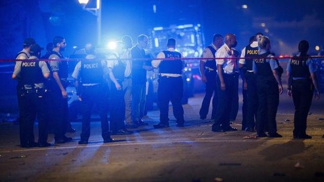 美国暴动继续升级,芝加哥市一夜发生70起枪击事件,14人中枪身亡