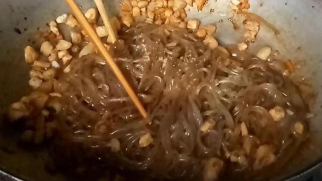 教你在家做“蚂蚁上树”,步骤告诉你,做出来比饭店还香