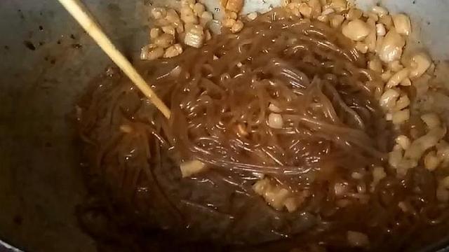 教你在家做“蚂蚁上树”,步骤告诉你,做出来比饭店还香