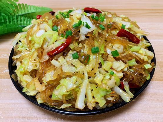 一道南北通吃的包菜炒粉条,为什么很多人炒出来都粘锅?