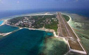 英国记者:中国修筑海上“长城”,基地竖起200吨纪念石碑