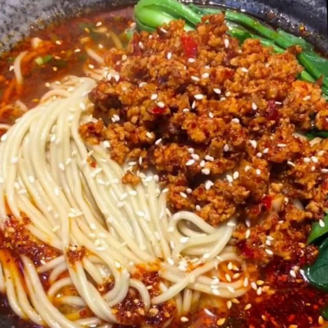 南方最好吃的一种面,荤素齐全,吃一口全都是四川的味道