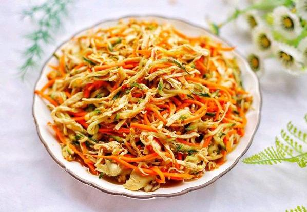 美味的凉拌鸡胸肉、竹荪鸡汤,好吃又不用担心长胖,家人很喜欢