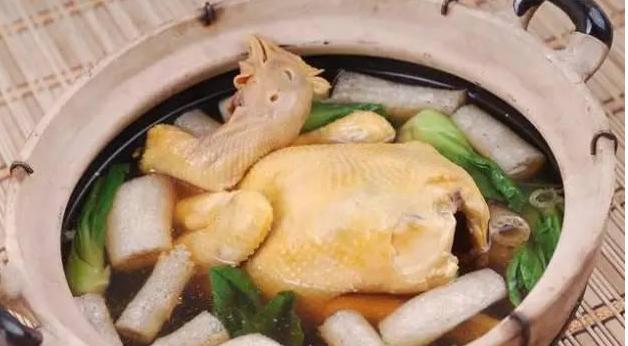 美味的凉拌鸡胸肉、竹荪鸡汤,好吃又不用担心长胖,家人很喜欢