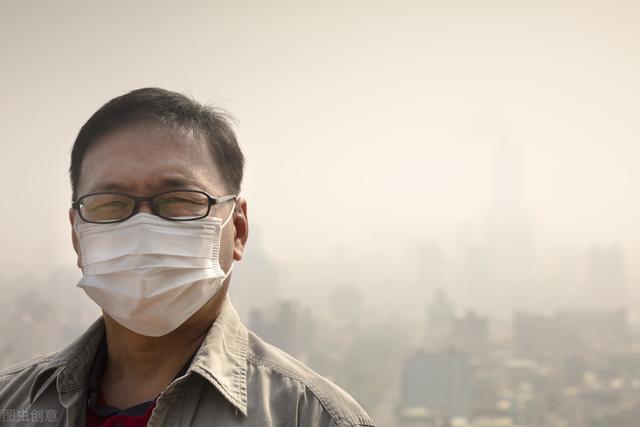 封城四个月后才让戴口罩?英国人该有多么不靠谱