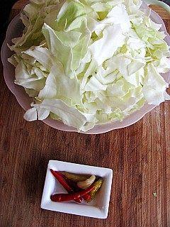 教你做“鱼香包菜”,比饭店的还好吃,配上大米饭大口吃,真香