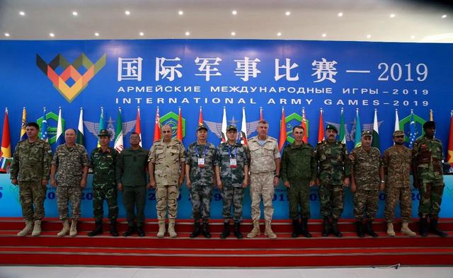 中国将赴俄罗斯与10余国家进行军事比赛!给个眼神,美国自己体会