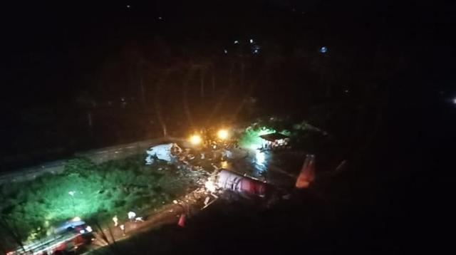突发!机上载客174人,印度快运航空班机断成多截,现场一片狼藉