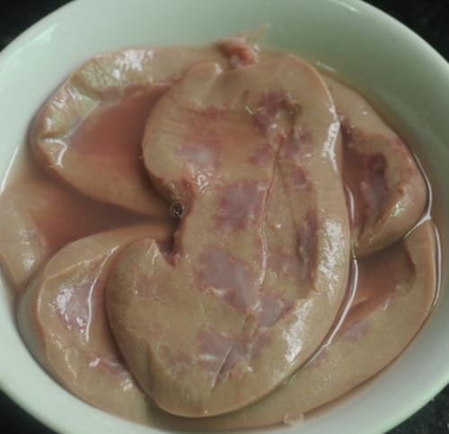 色香味俱全的爆炒腰花,肉质Q弹味道鲜美,是老少皆宜的美食