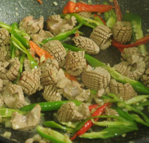 色香味俱全的爆炒腰花,肉质Q弹味道鲜美,是老少皆宜的美食