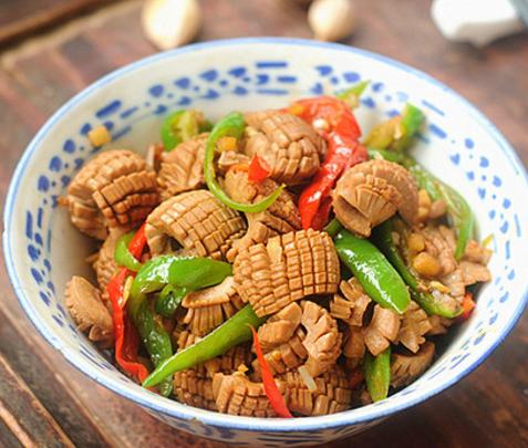 色香味俱全的爆炒腰花,肉质Q弹味道鲜美,是老少皆宜的美食