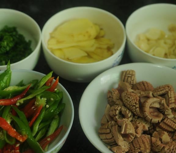 色香味俱全的爆炒腰花,肉质Q弹味道鲜美,是老少皆宜的美食