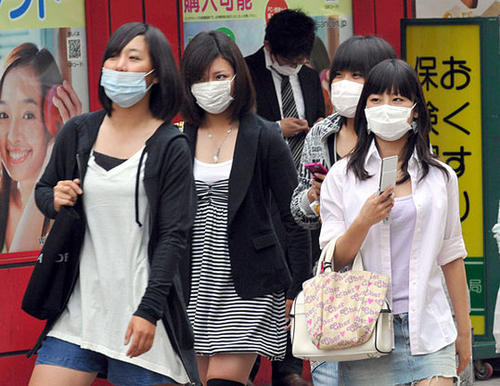 韩国一女议员戴薄纱“透明”口罩开会,专家:不确定是否可防飞沫
