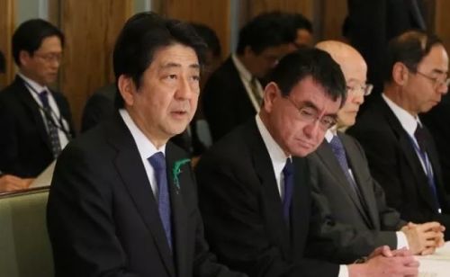日本首相安倍辞职,聊一聊防卫大臣河野太郎