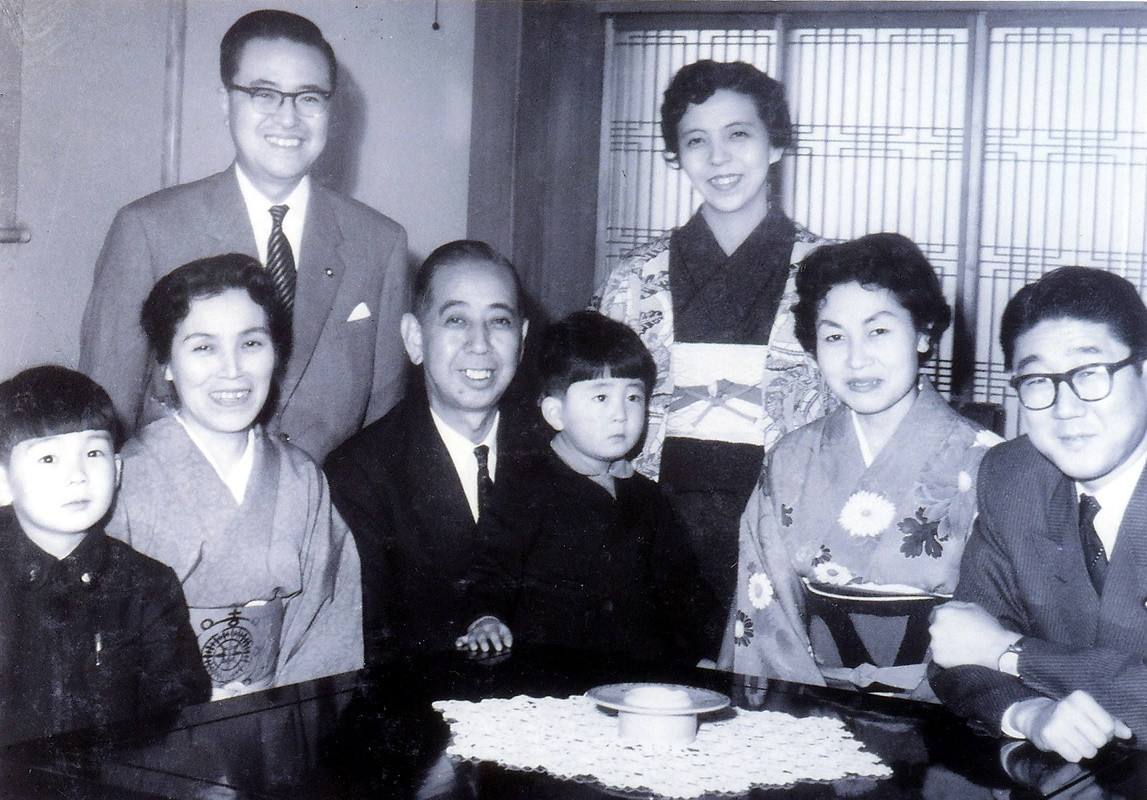 日本要有影子内阁了?力挺菅义伟接任首相,安倍给自己留了条后路