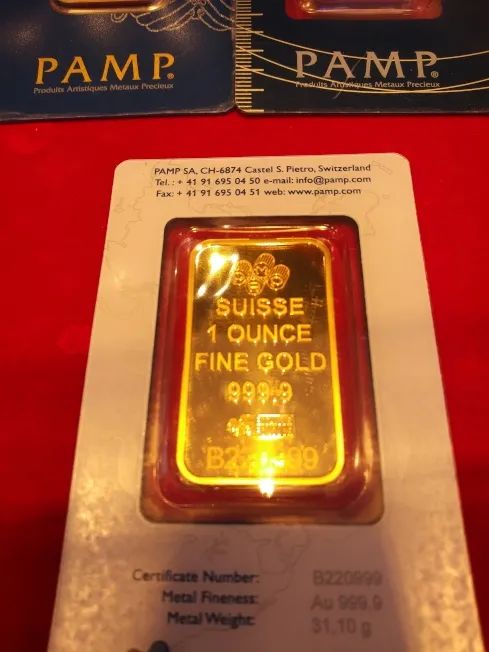 黄金价格猛涨, 华人抢购金条、金元宝,一次买20根金条!