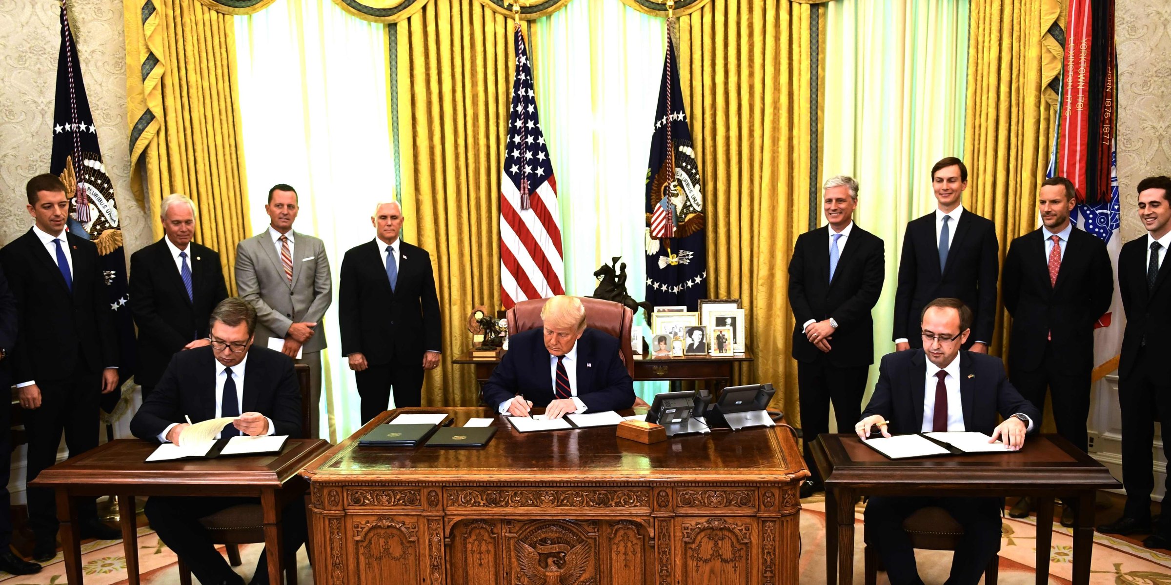 俄罗斯说翻脸就翻脸!塞尔维亚为鲁莽付出代价,美国最终还是得逞