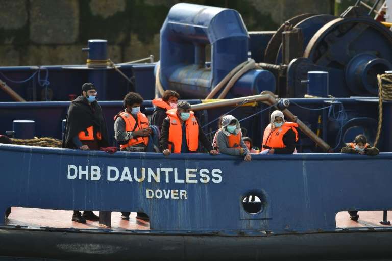通往英国的海上“死亡之路”:今年逾6千移民偷渡英吉利海峡