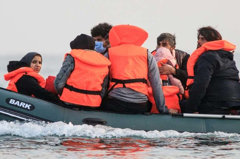 通往英国的海上“死亡之路”:今年逾6千移民偷渡英吉利海峡