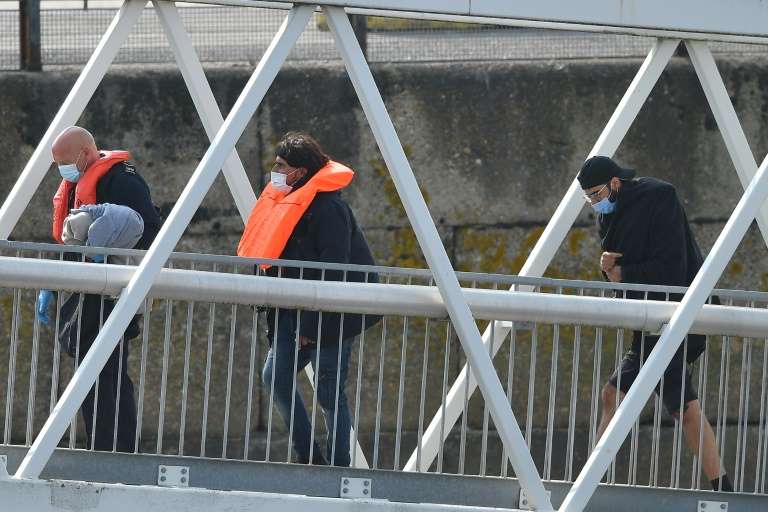 通往英国的海上“死亡之路”:今年逾6千移民偷渡英吉利海峡
