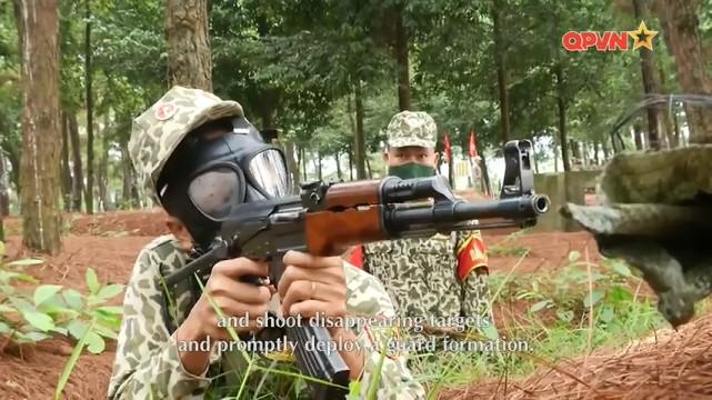 准备前往非洲执行任务,越南特种兵展开严格训练,想提高国际地位