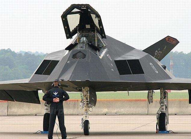 美国重启夜鹰战机,F-117重出江湖