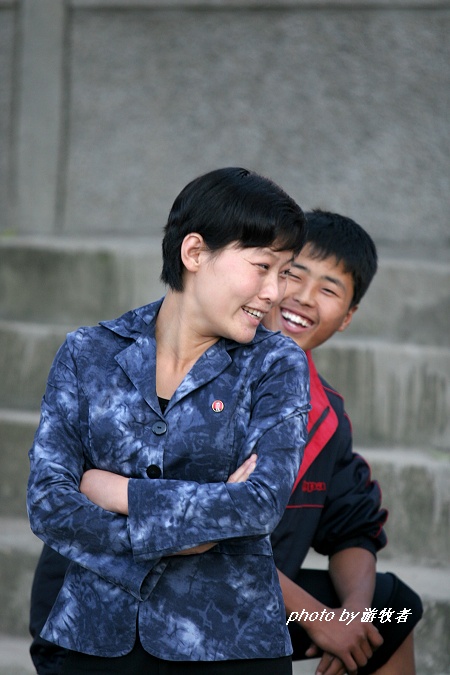 朝鲜的中学校园是什么样?朝鲜的中学生被认为是品学兼优的学生