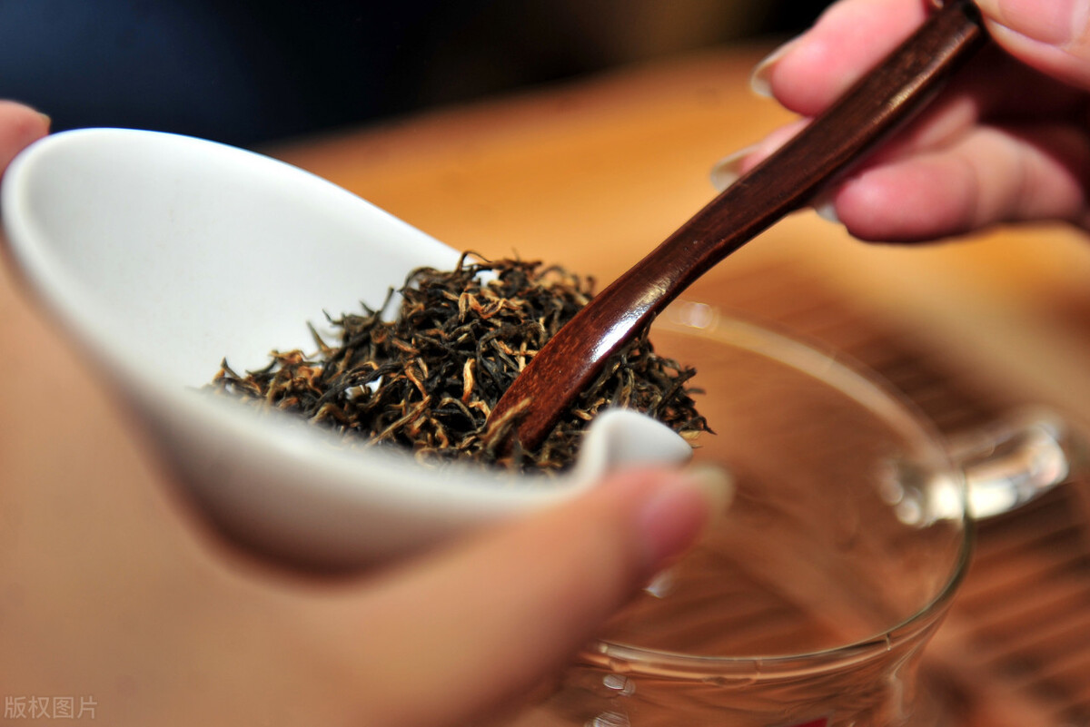 今秋的第一杯红茶,你喝了吗?何时喝红茶对身体好?
