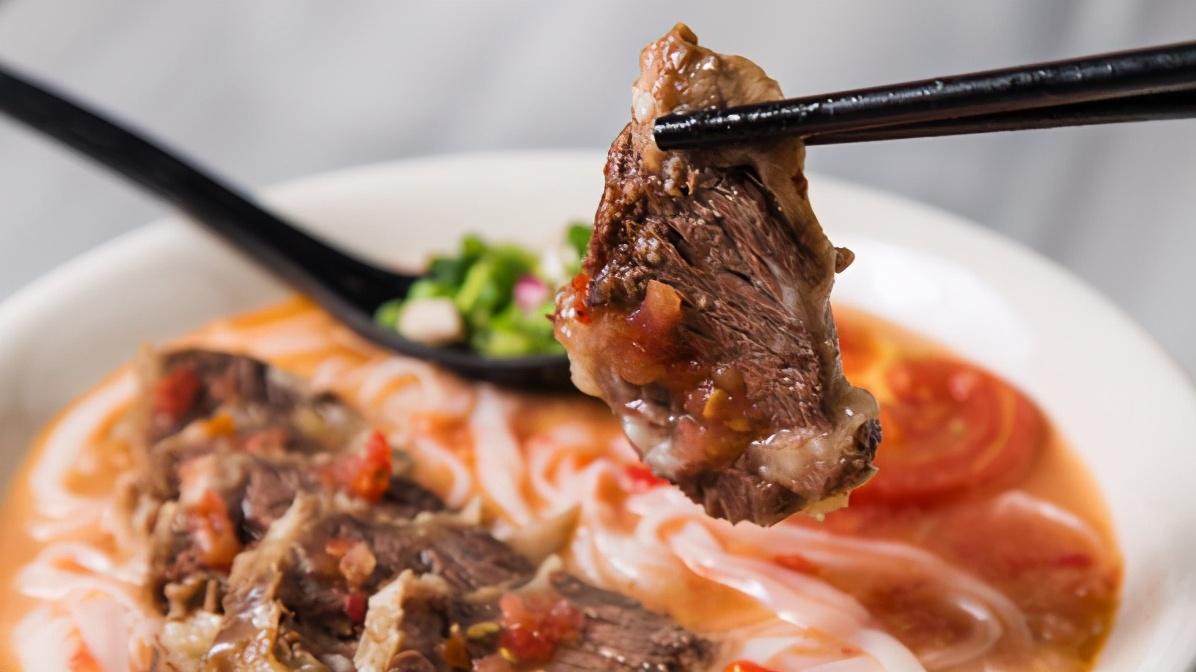 钠超标食物都有哪些,我们应该如何减少吃盐