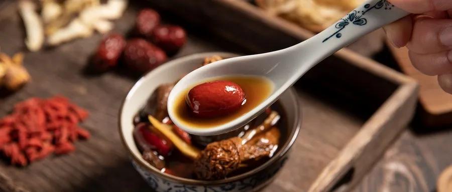 清亚灵告诉你:秋冬吃枣好处多,但补错了很伤身