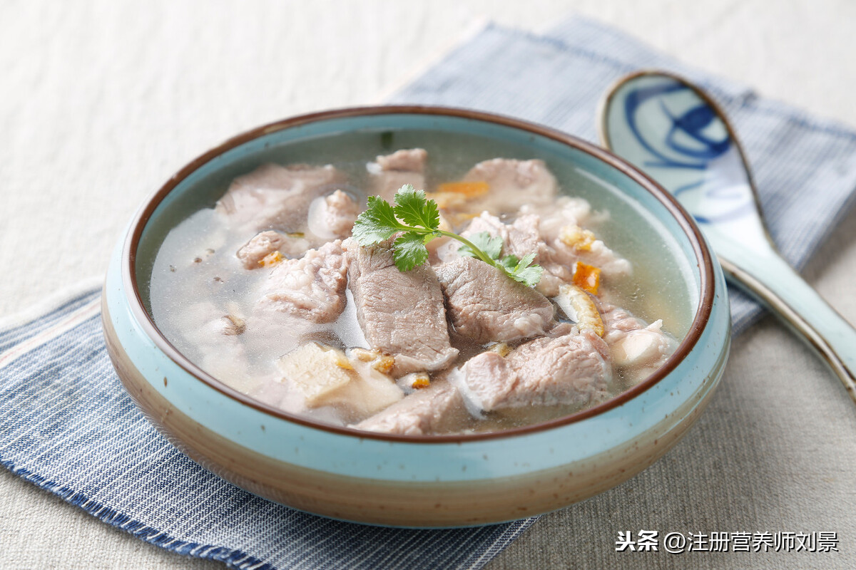 手脚冰凉怎么回事?注册营养师教你药膳食疗“保暖”方法