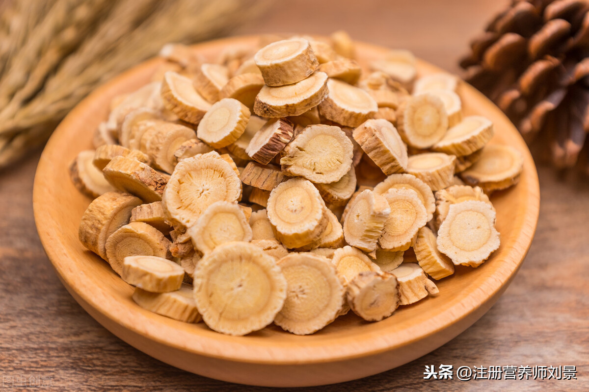 手脚冰凉怎么回事?注册营养师教你药膳食疗“保暖”方法
